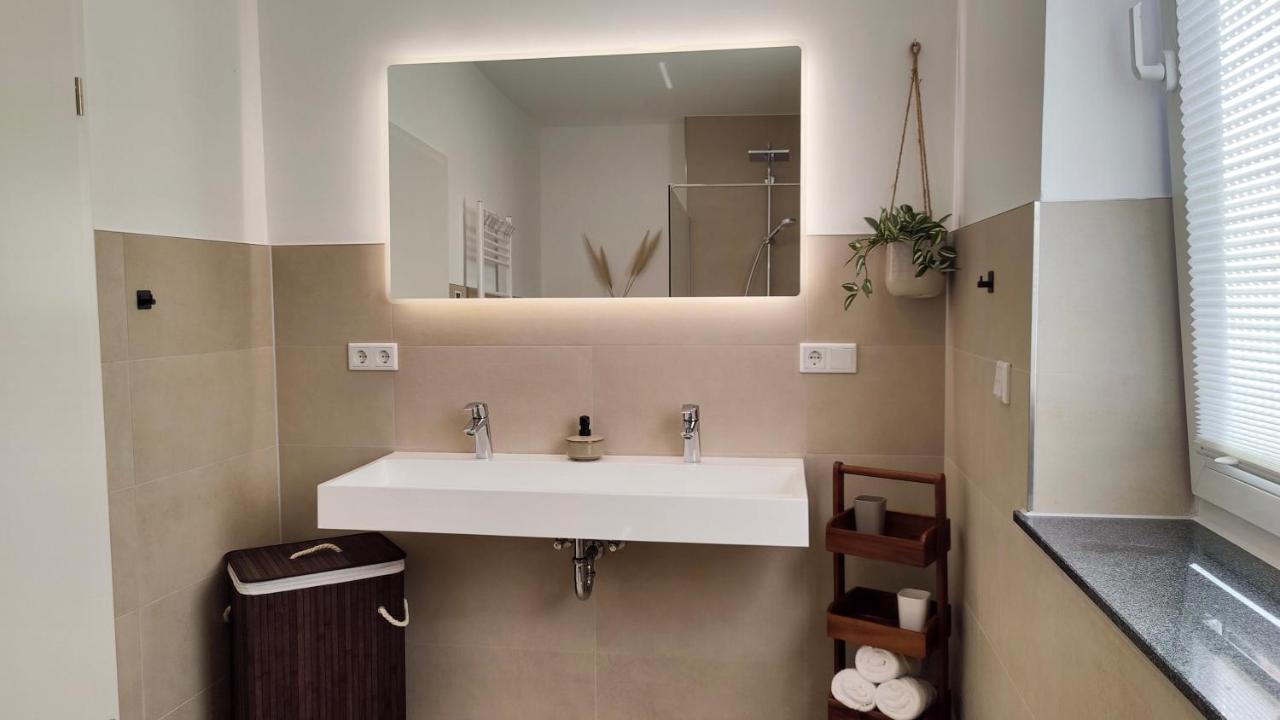 Hygge Home - Mit Garten Und Stellplatz Fuer Feriengaeste-, Monteure / Netflix / 10 Min. Zur Sinsheim Therme Und Zur Autobahn Bagian luar foto