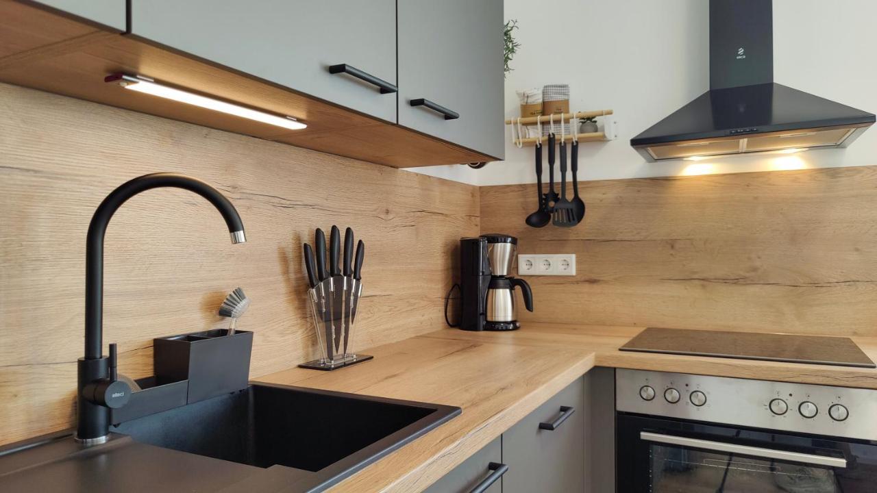 Hygge Home - Mit Garten Und Stellplatz Fuer Feriengaeste-, Monteure / Netflix / 10 Min. Zur Sinsheim Therme Und Zur Autobahn Bagian luar foto