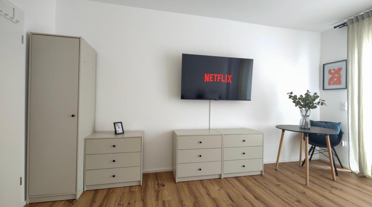 Hygge Home - Mit Garten Und Stellplatz Fuer Feriengaeste-, Monteure / Netflix / 10 Min. Zur Sinsheim Therme Und Zur Autobahn Bagian luar foto