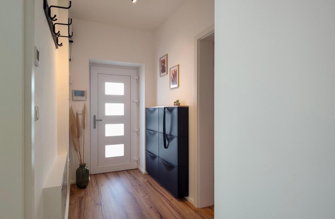 Hygge Home - Mit Garten Und Stellplatz Fuer Feriengaeste-, Monteure / Netflix / 10 Min. Zur Sinsheim Therme Und Zur Autobahn Bagian luar foto