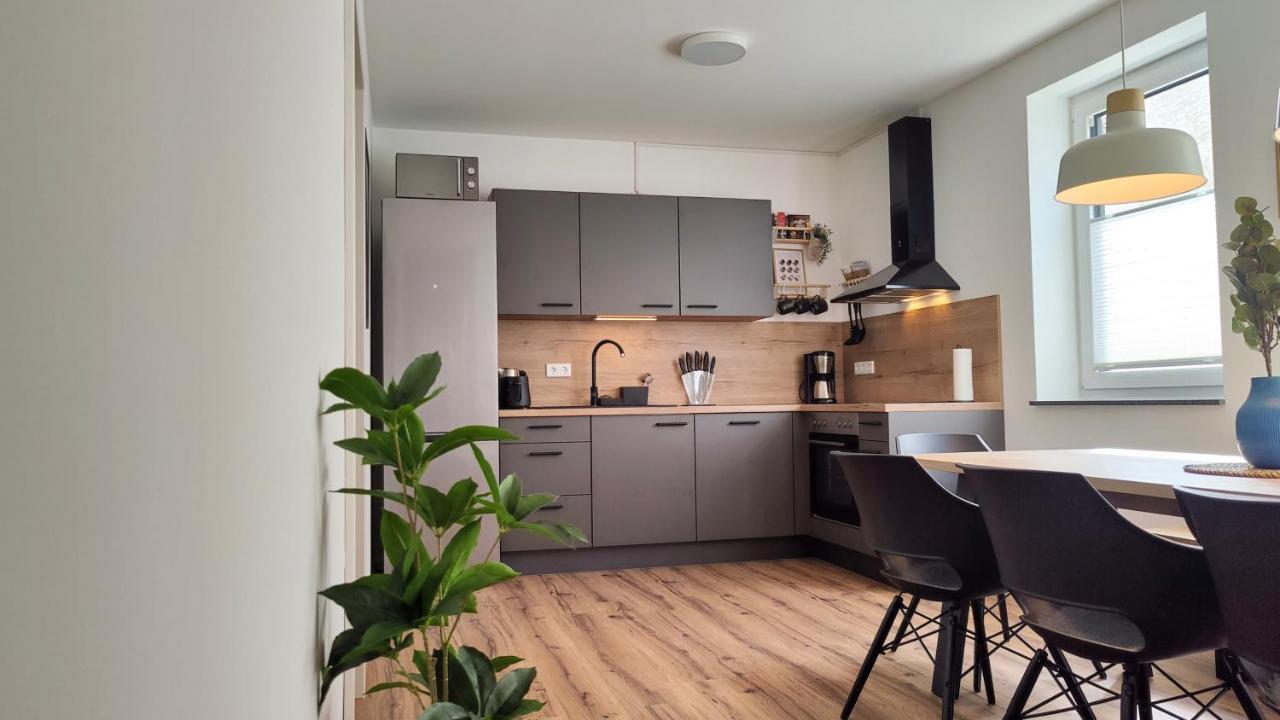 Hygge Home - Mit Garten Und Stellplatz Fuer Feriengaeste-, Monteure / Netflix / 10 Min. Zur Sinsheim Therme Und Zur Autobahn Bagian luar foto